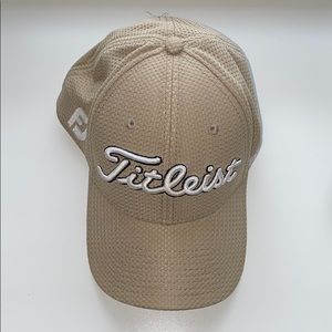 TITLEIST PRO V1 HAT